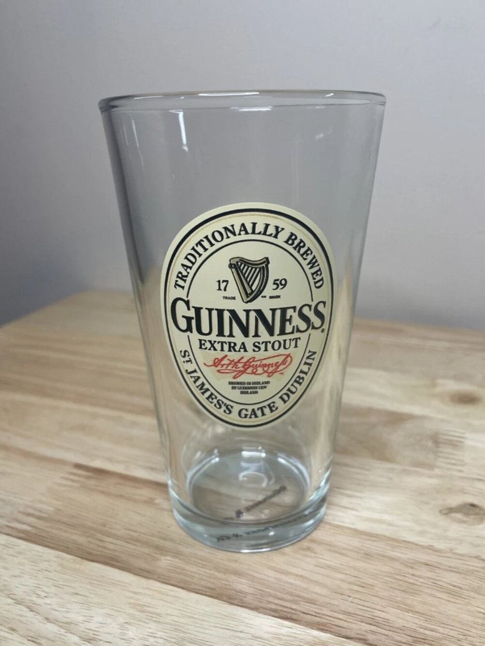 Guinness Extra Stout 16oz Conical Pint Glass – St. James’s Gate Dublin Harp Logo